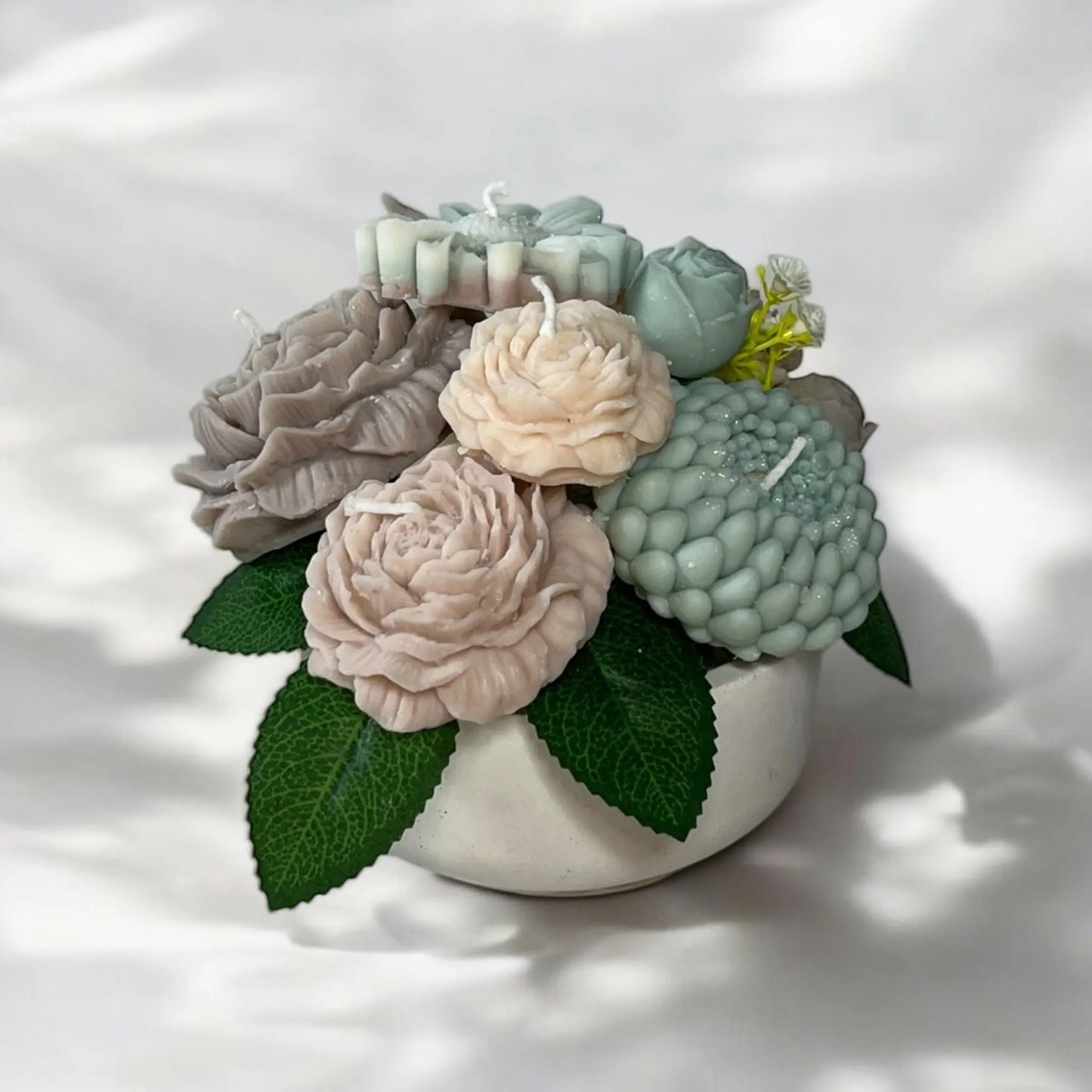 Delicate Floral Elegance Candle Bouquet – Small Size.