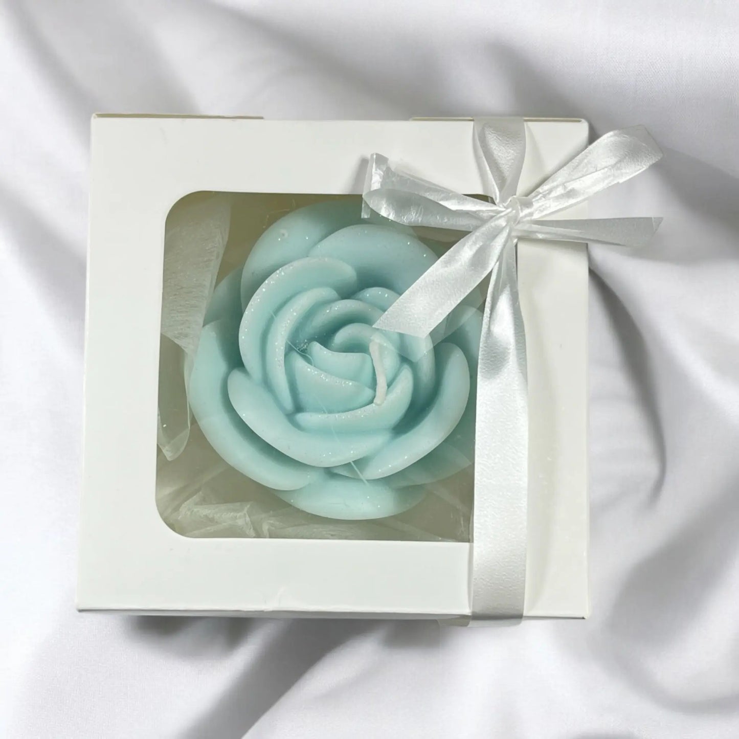 Elegant rose candle – handmade with love and ready to gift