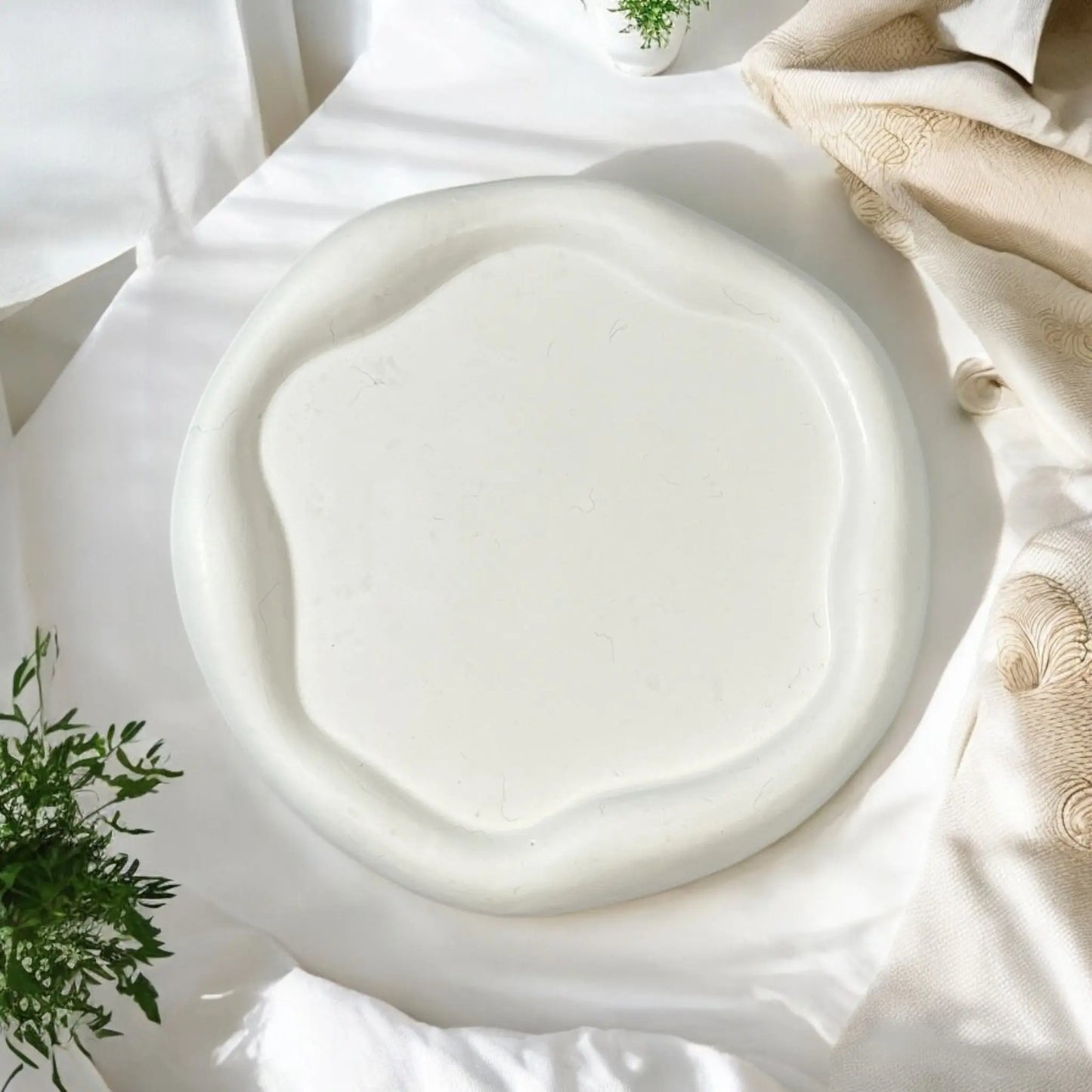 Elegant home decor tray for candles, creating a warm, inviting atmosphere.