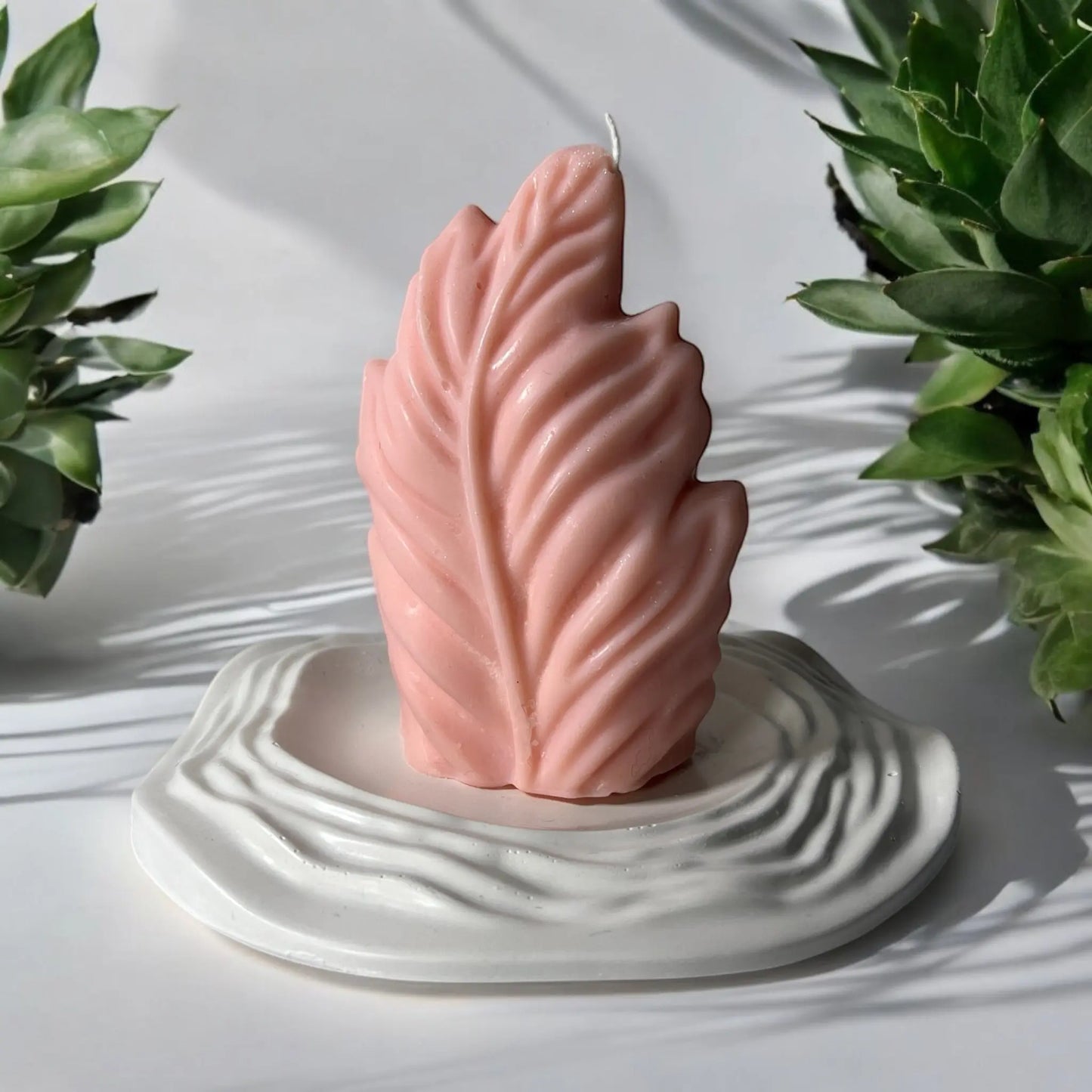 Contemporary wave tray, ideal for organizing candles and small decor pieces.