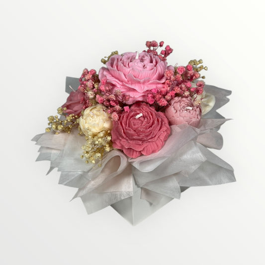 Pinkki kukkakimppu soijavahakynttilöistä – Flow Flo