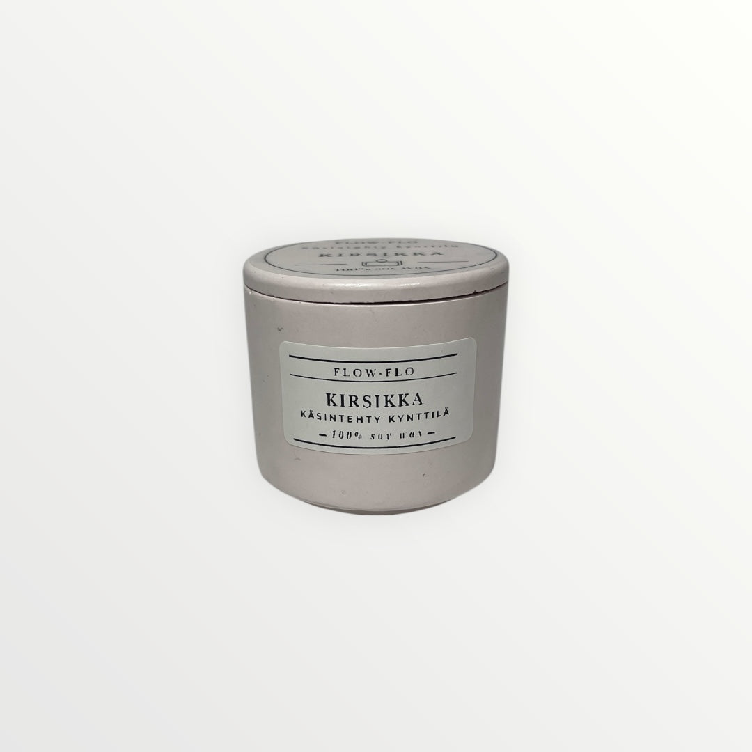 Flow Flo Kirsikka -käsintehty tuoksukynttilä valkoisessa kipsipurkissa, 100 % soijavahaa, kuivattuja kukkaterälehtiä päällä – mehukas hedelmäinen luonnollinen tuoksukynttilä
