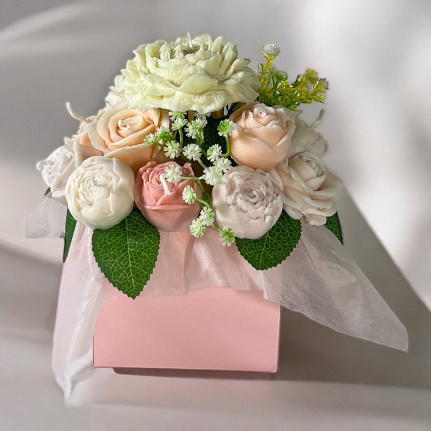 Classic Elegance Bouquets in Gift Box M Size