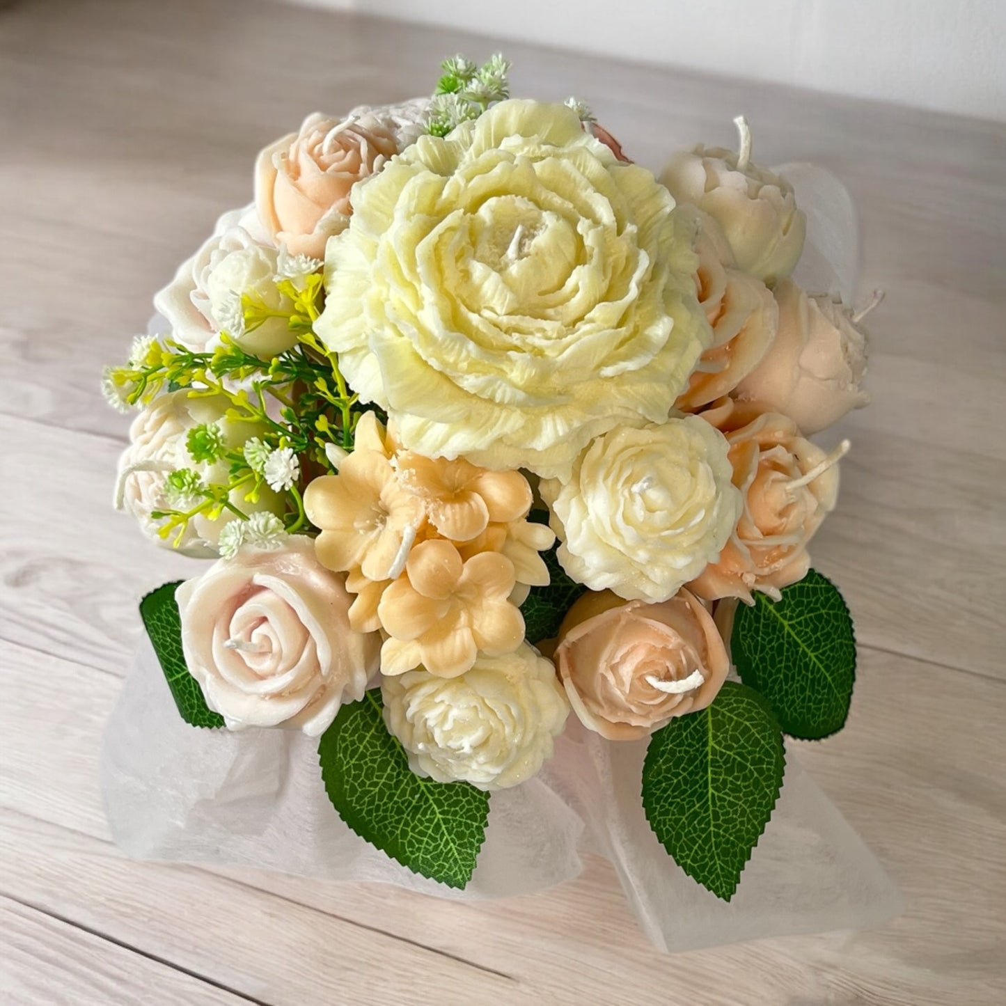 Classic Elegance Bouquets in Gift Box M Size