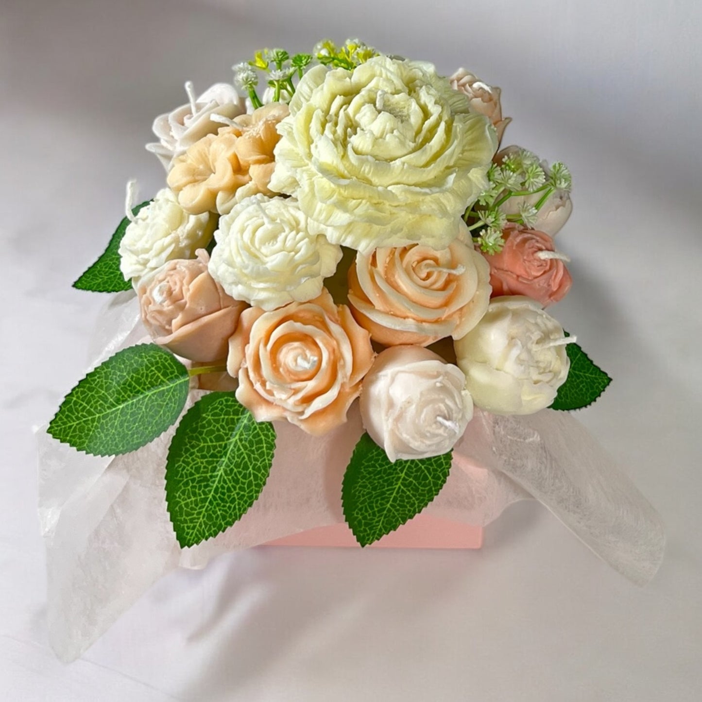 Classic Elegance Bouquets in Gift Box M Size