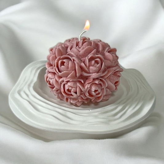 Solo Elegance Candle Set: Flower Candle & Decorative Plate