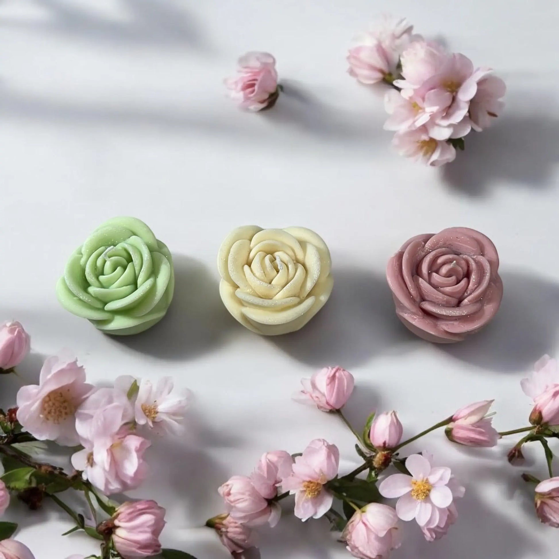 Perfect gift: a handcrafted red rose candle in a premium box.

