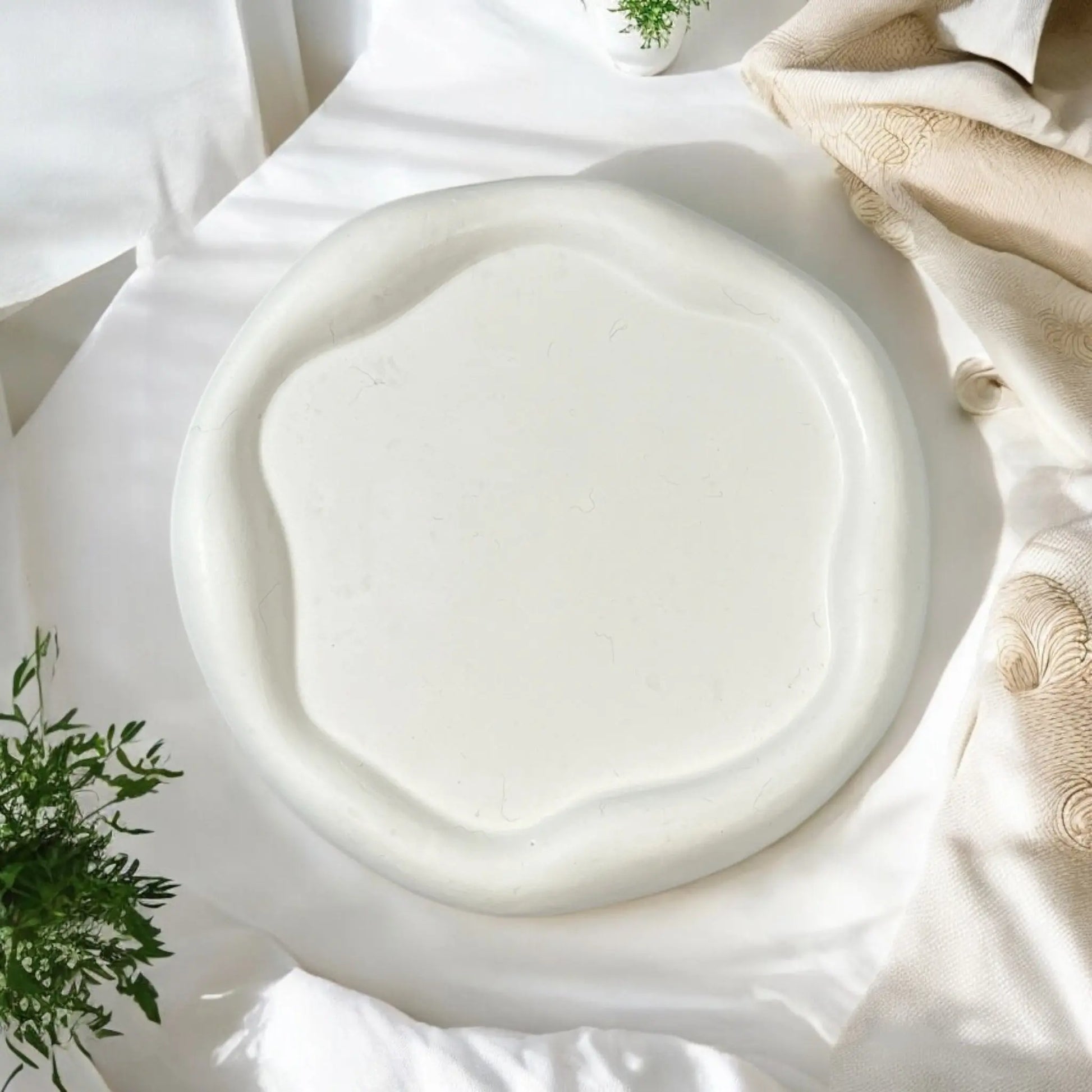 Elegant home decor tray for candles, creating a warm, inviting atmosphere.