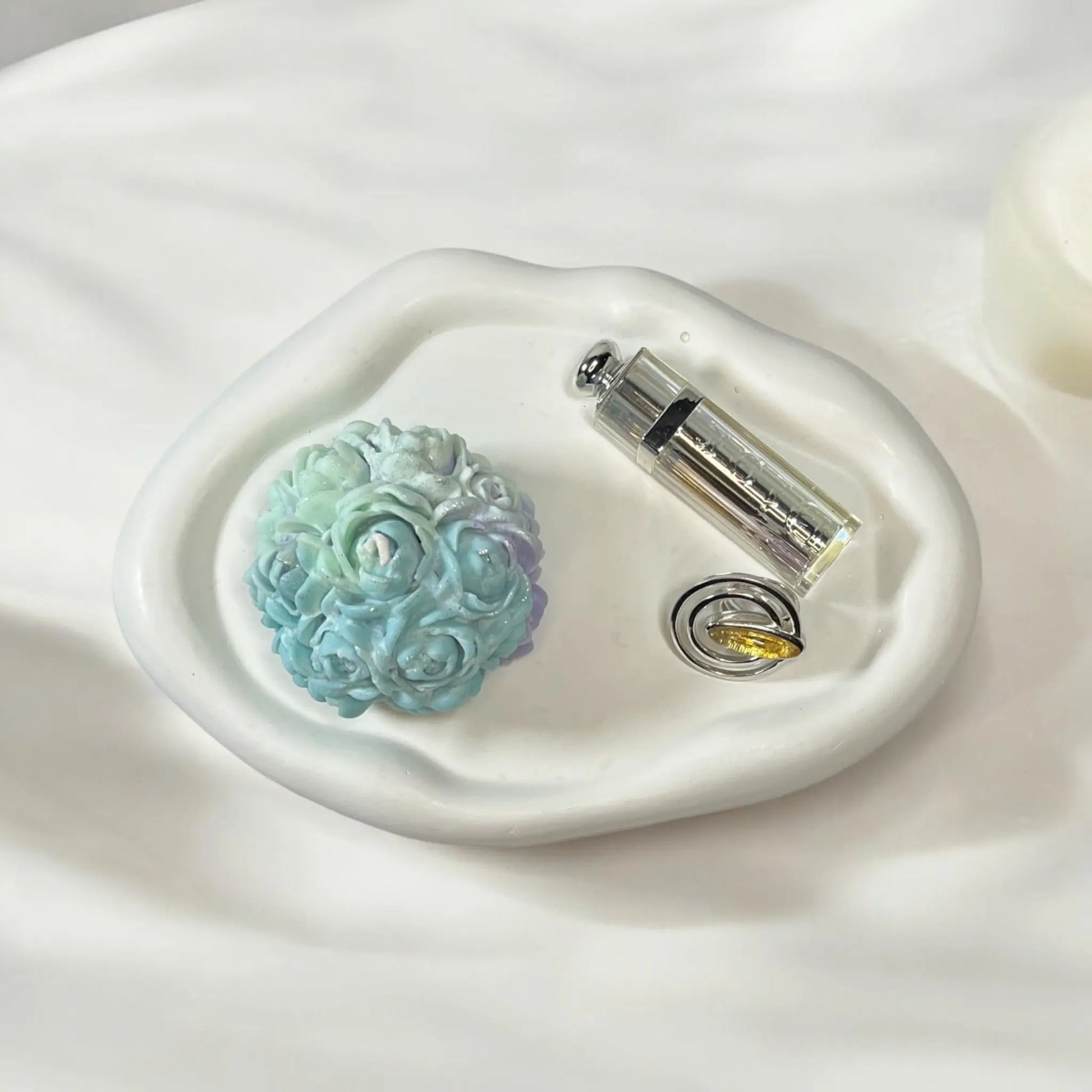Luxury candle tray for an exquisite home decor presentation.