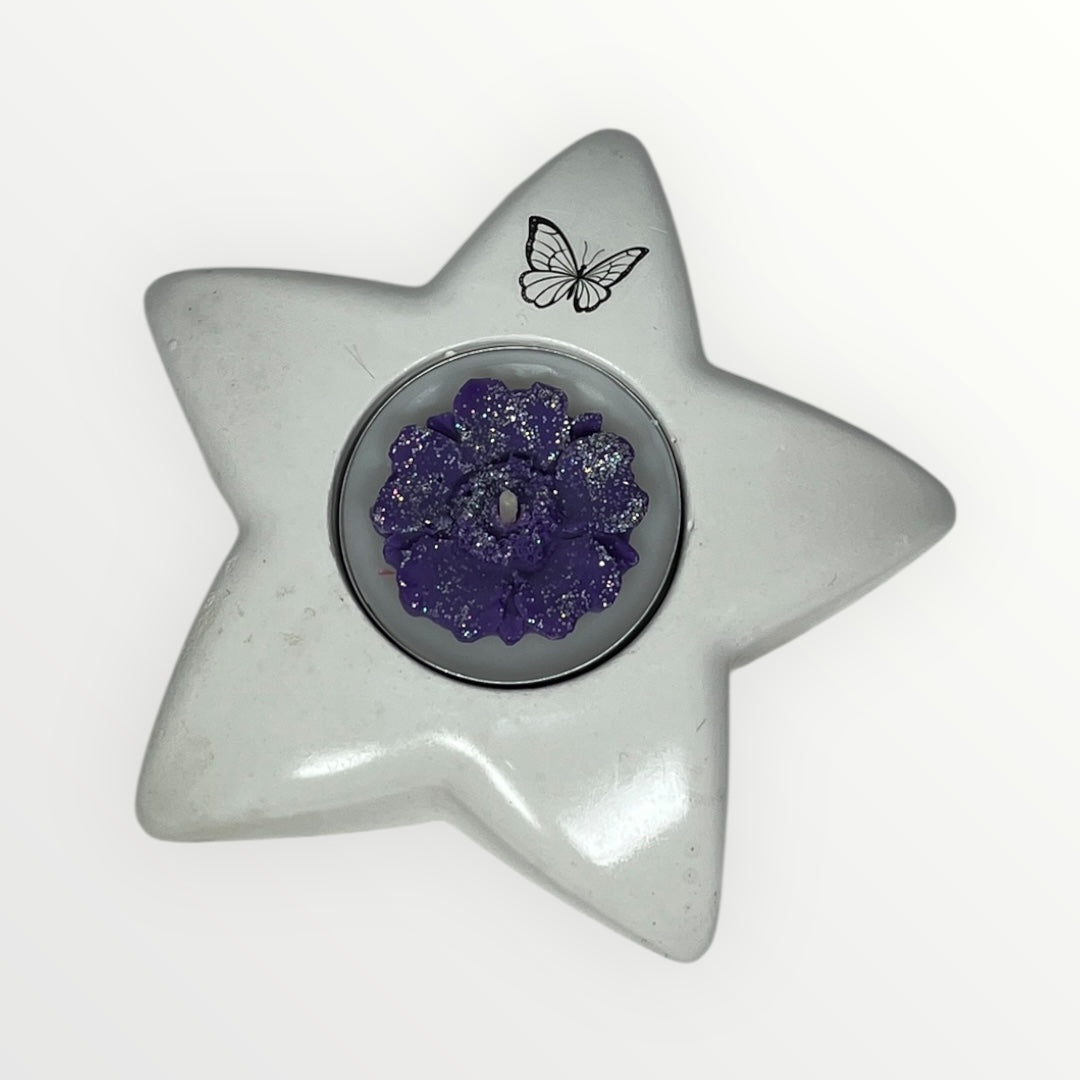 Violetti kukkakynttilä Lämpökynttiläkuppissa – käsintehty soijavahakynttilä