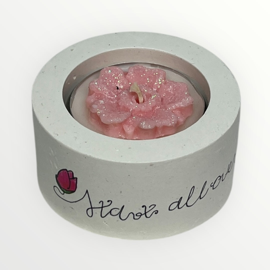 Flow-Flo-studion valmistama kukka-Lämpökynttilä ja valkoinen kipsinen Lämpökynttiläkuppi