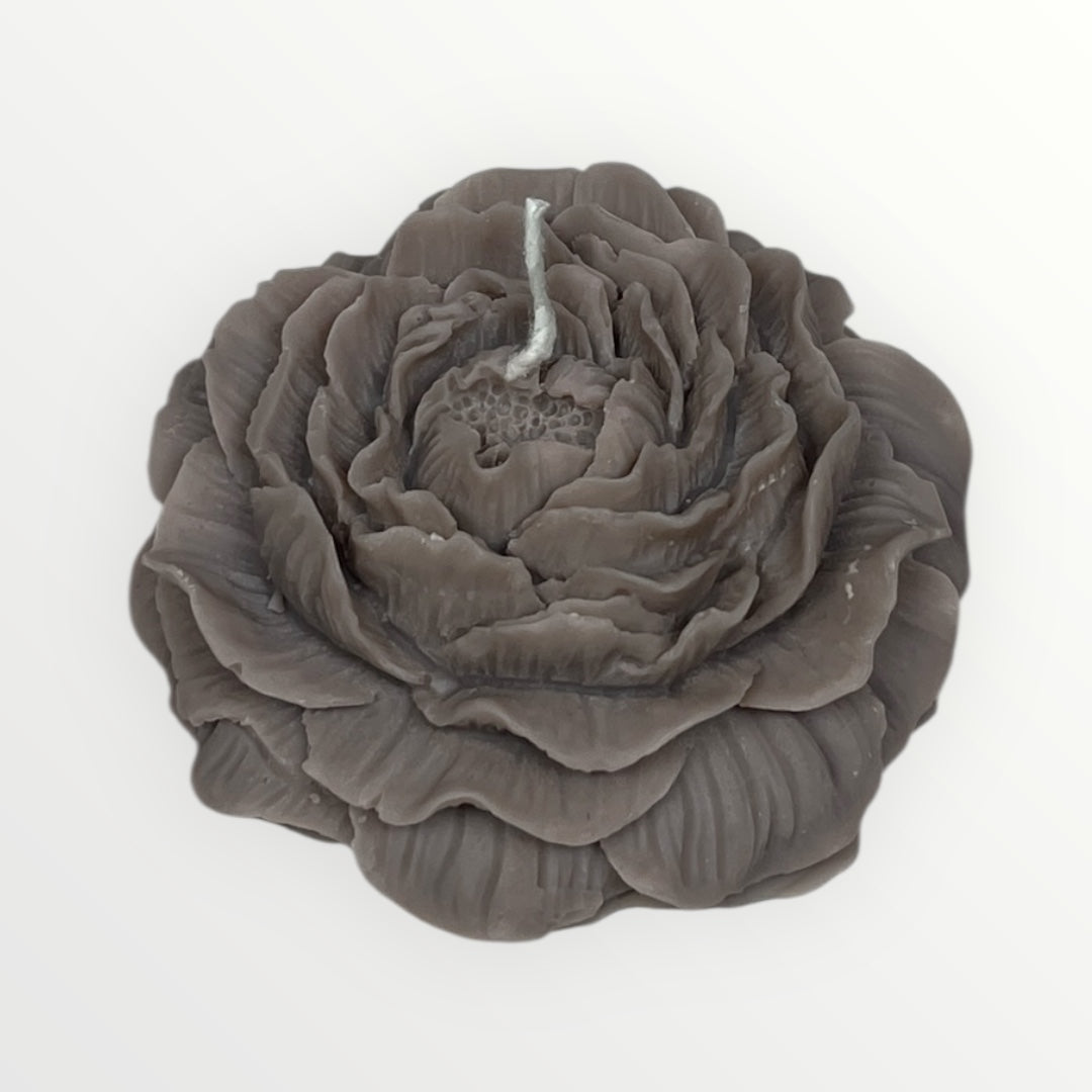 Koristeellinen pionikynttilä, jossa realistinen kukkakuvio – tuoksuton.