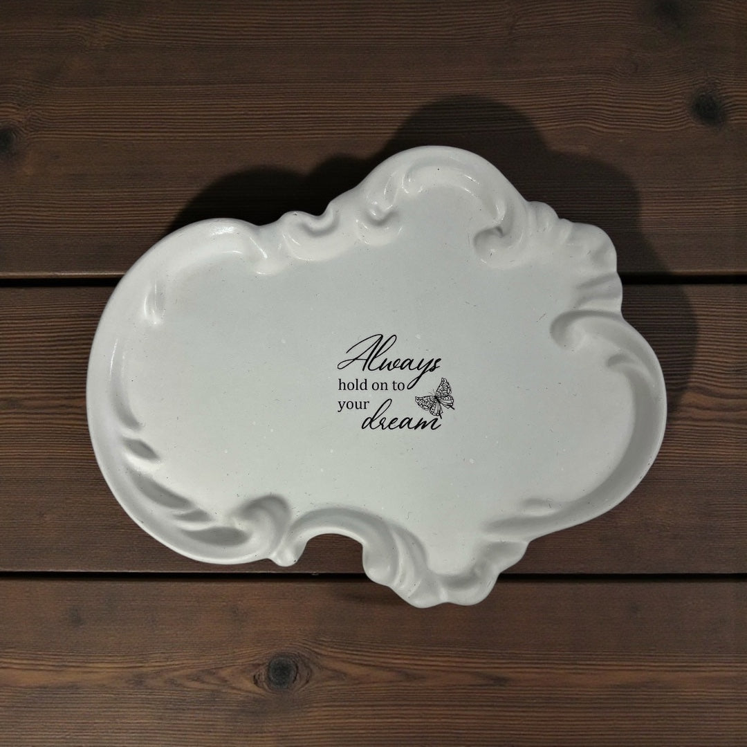 Valkoinen barokkityylinen kynttiläalusta – Do better – Flow-Flo