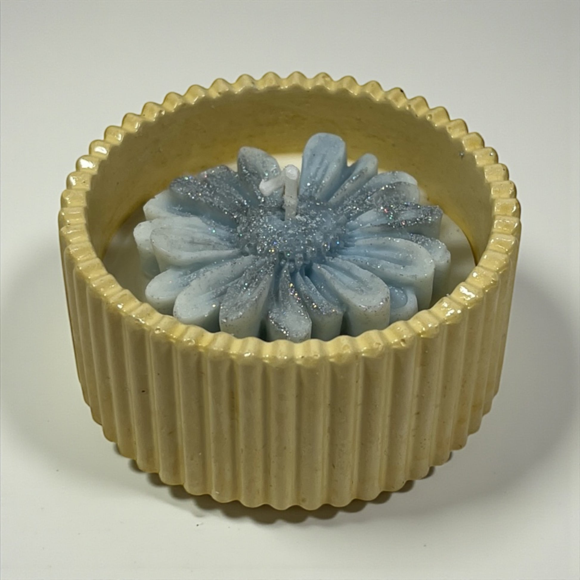 sininen kukkakynttilä soijavaha