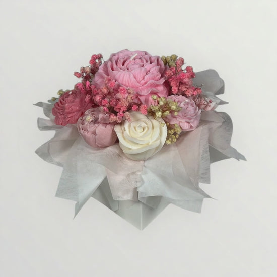 Flow-Flo Käsintehty vaaleanpunainen kukkakynttiläkimppu