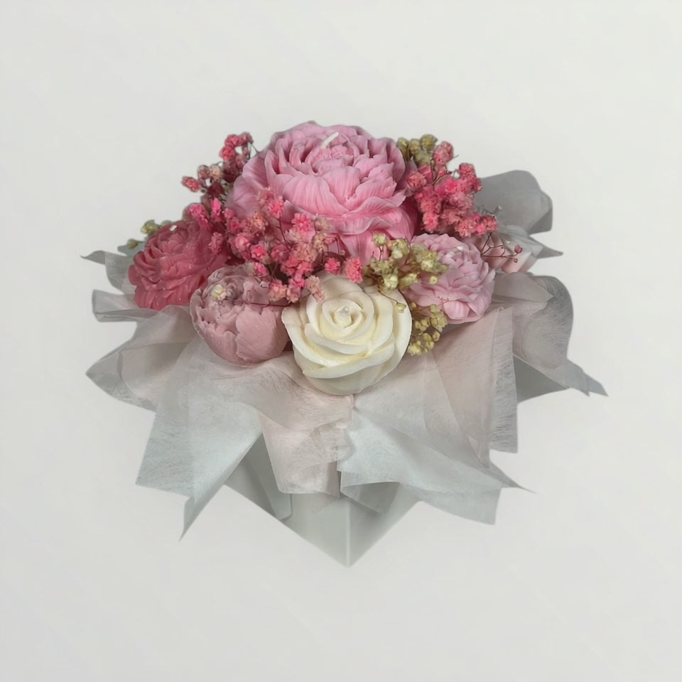 Flow-Flo Käsintehty vaaleanpunainen kukkakynttiläkimppu